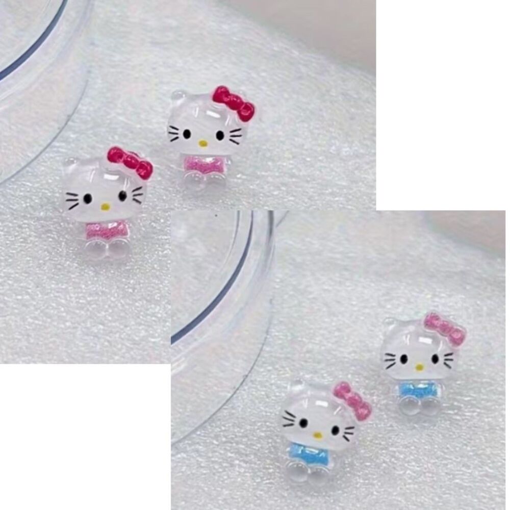 Set of 2 Tiny Hello Kitty Stud Earrings